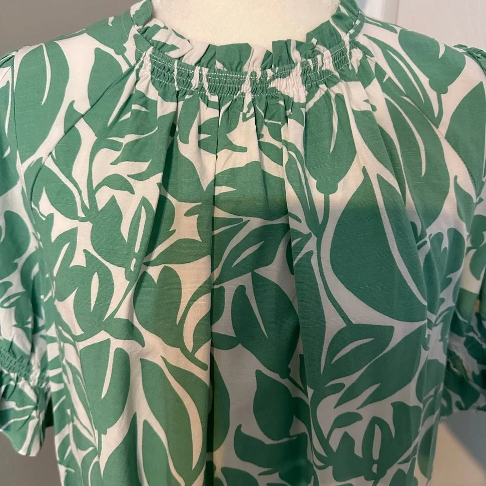 NWT THML Palm Print Top - Picture 4 of 9